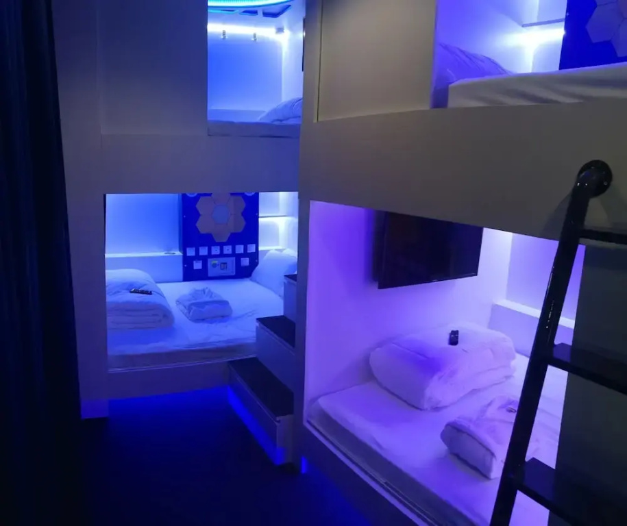 Double Pod in Mixed Shared Room (full double bed)