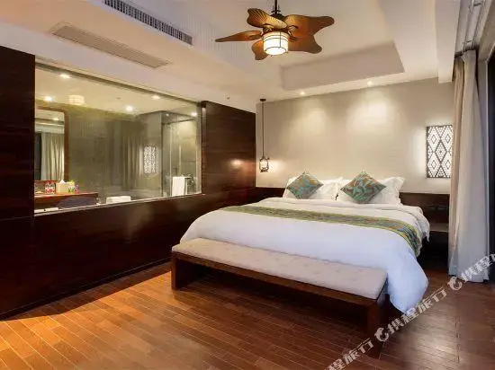 Superior Double room (full double bed)