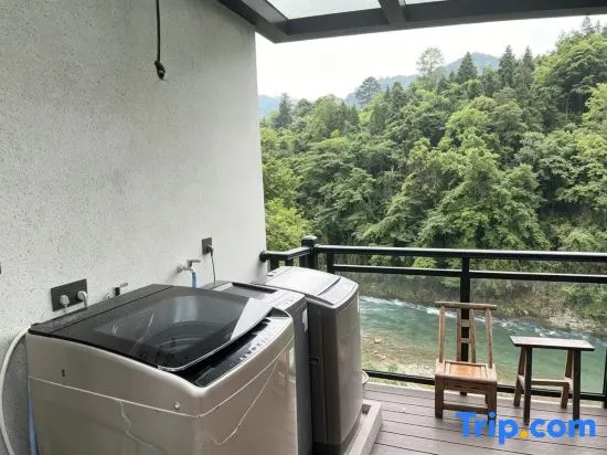 Shanweilan Scenery River View Mountain Homestay (Jiangkou Mount Fanjing Scenic Area)