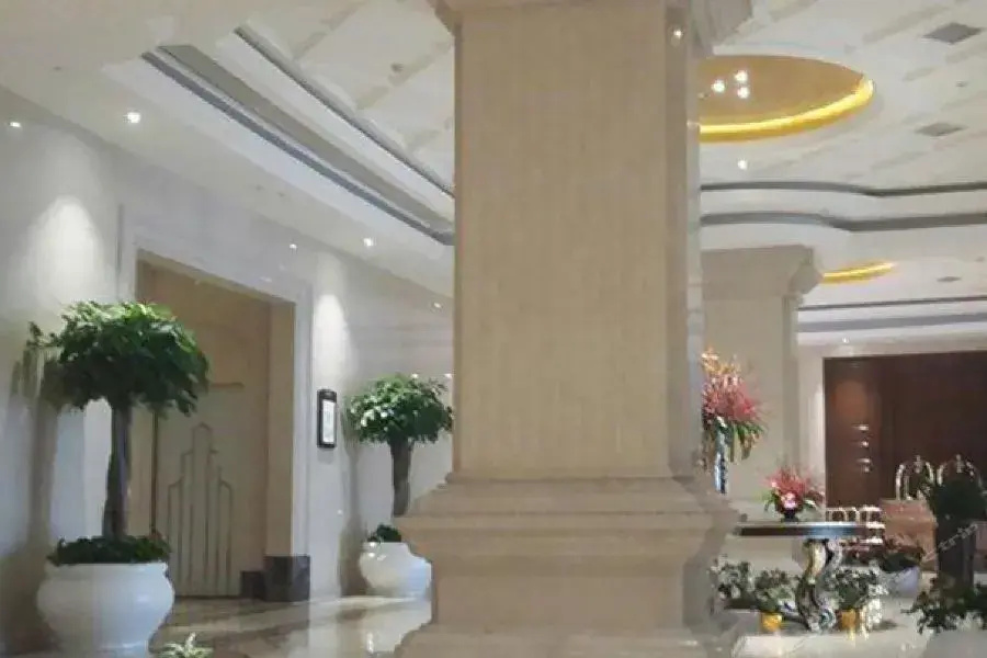 Lobby & Reception