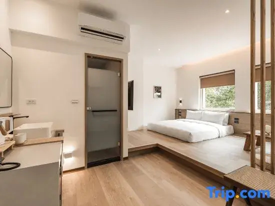 Superior Double room (full double bed)