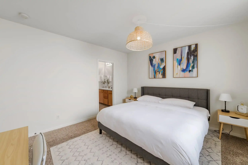 DT Reno - Elegant Home w Private Patio BBQ Grill