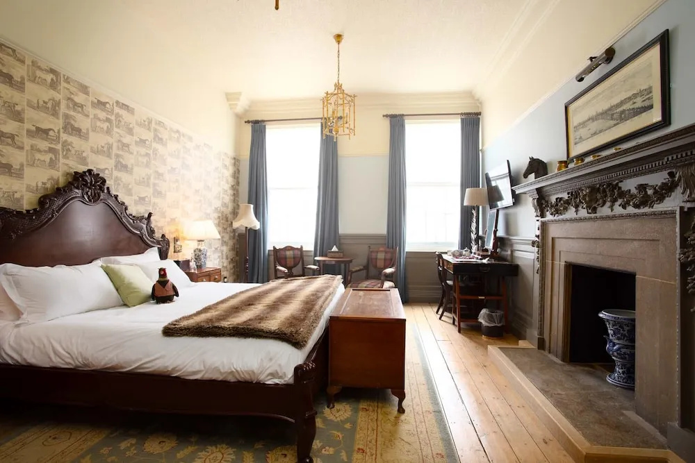 Crown Hotel - Général