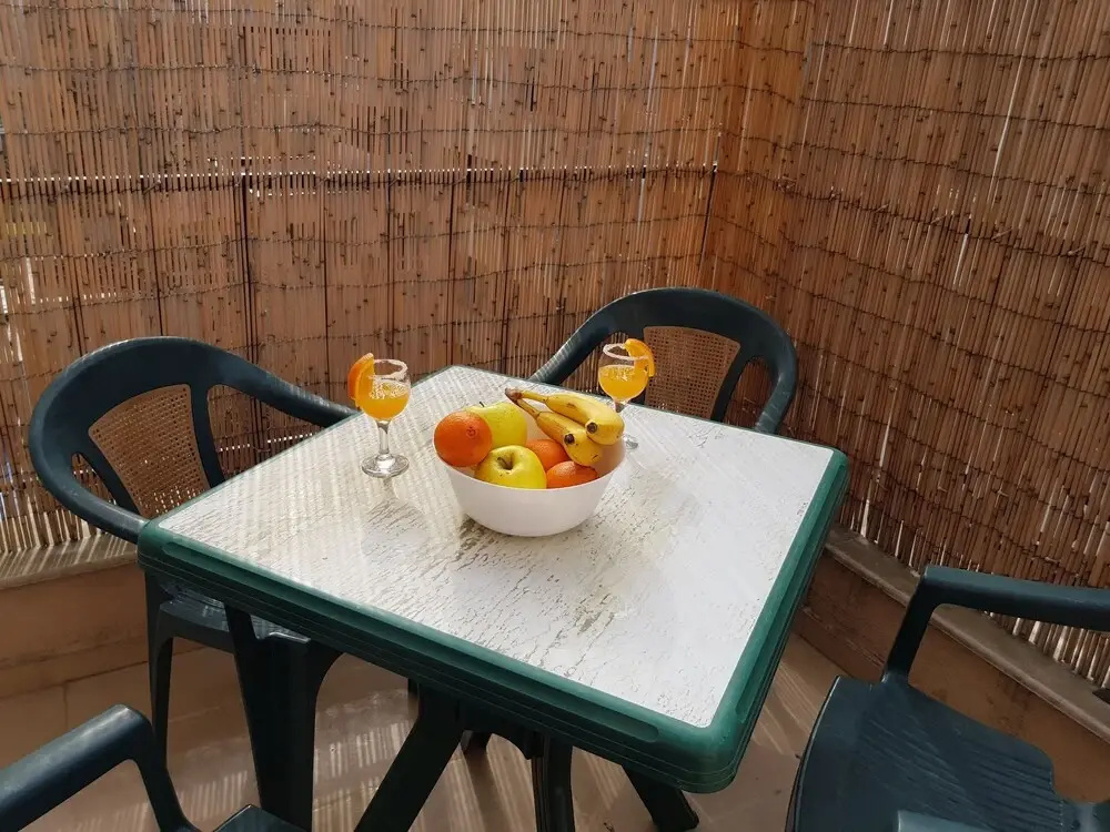 Food & Beverage