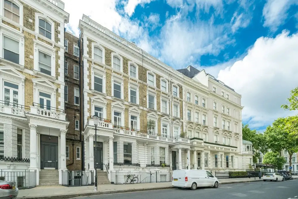 3bedroomed, 2 Baths Flat in Kensington