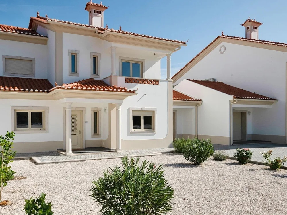 Modern Holiday Home in Lisbon With Private Pool & Jacuzzi! Ncasa Aurélie