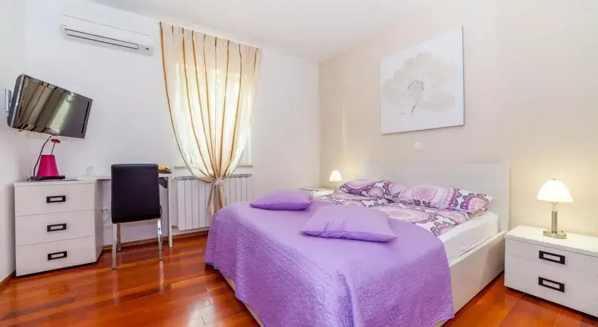 Apartments and Rooms Dumanic