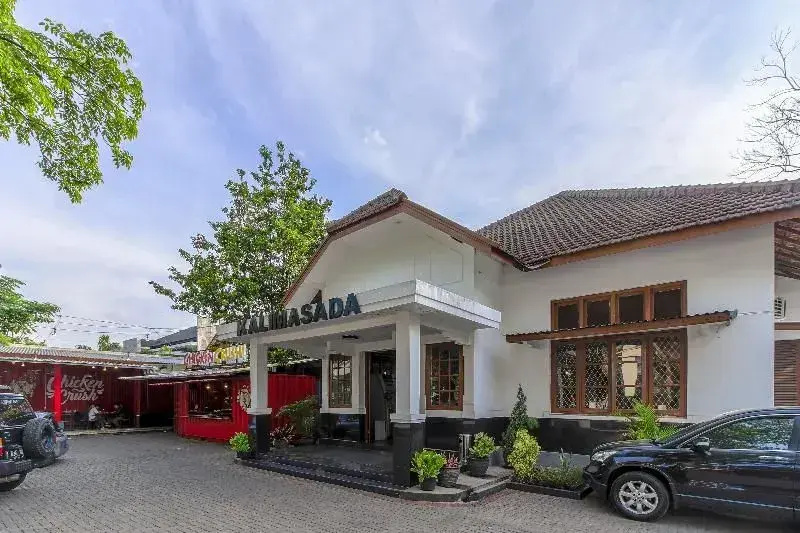 RedDoorz Plus Near Taman Lalu Lintas Bandung