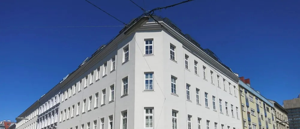 Apartment Theresiengasse Check in 15h to 22h Only