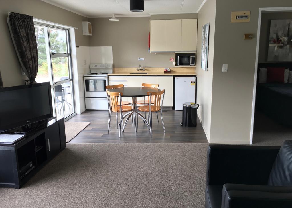 Lakes Edge Holiday Park by null
