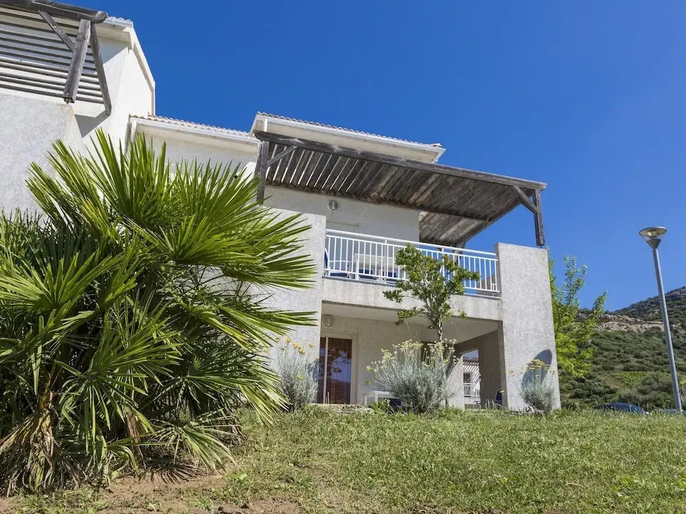 Summer Apartment in the Hilly Landscape of Oletta