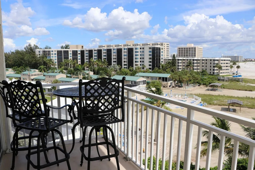 Jamaica Royale 501 - 3 Br Condo