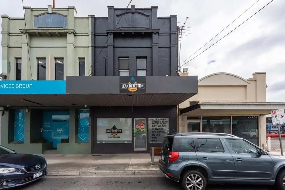Unique 2BR Converted Storefront APT in Alphington!