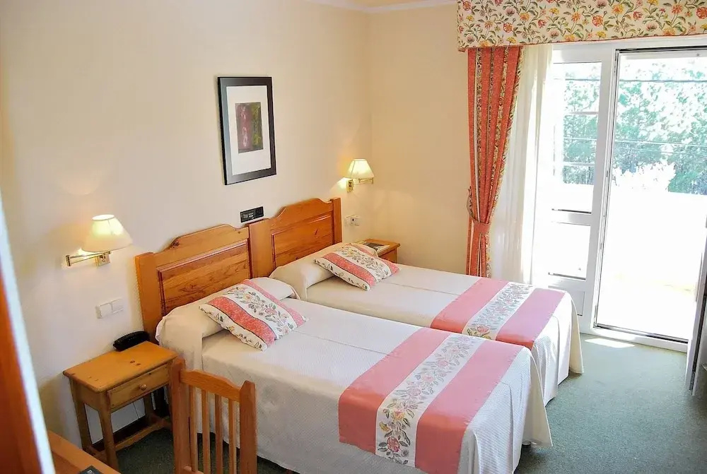 Standard Double room with balcony (full double bed)