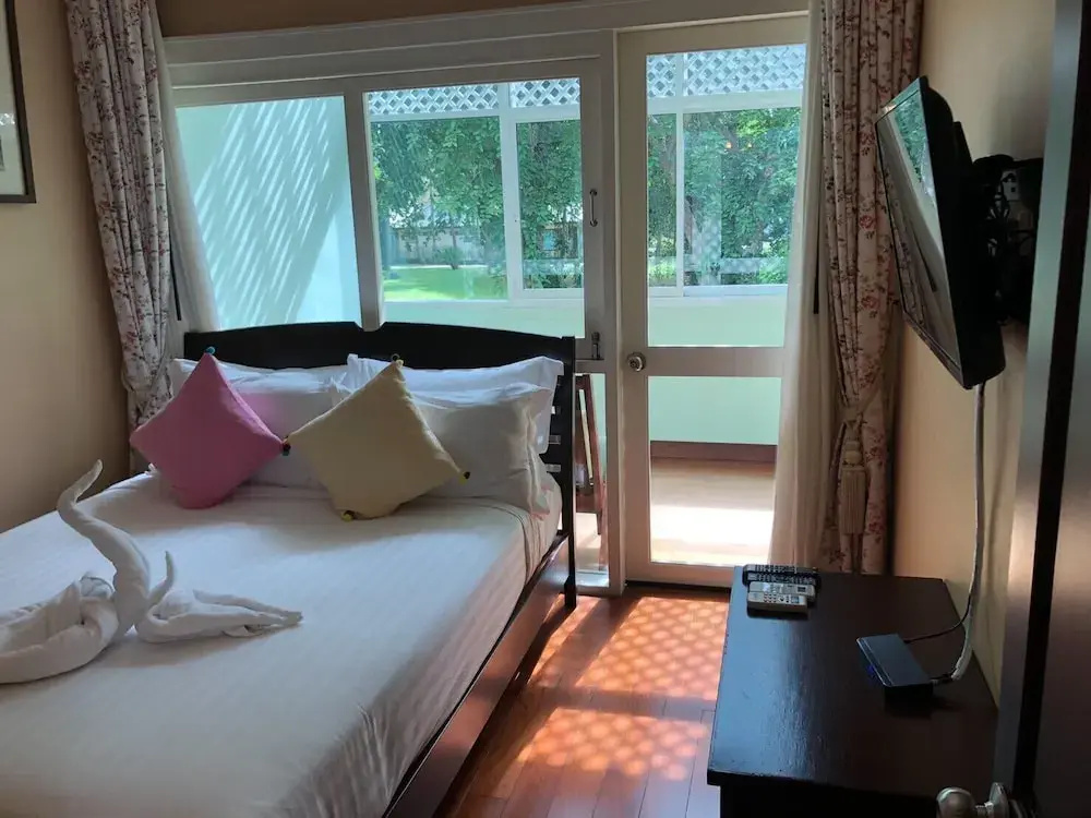 2 Bedrooms Suite with balcony and with garden view