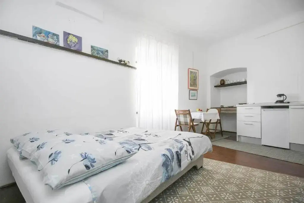 Nick's Old Town Apartment