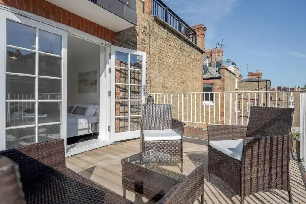 The Harrods Residence with AC