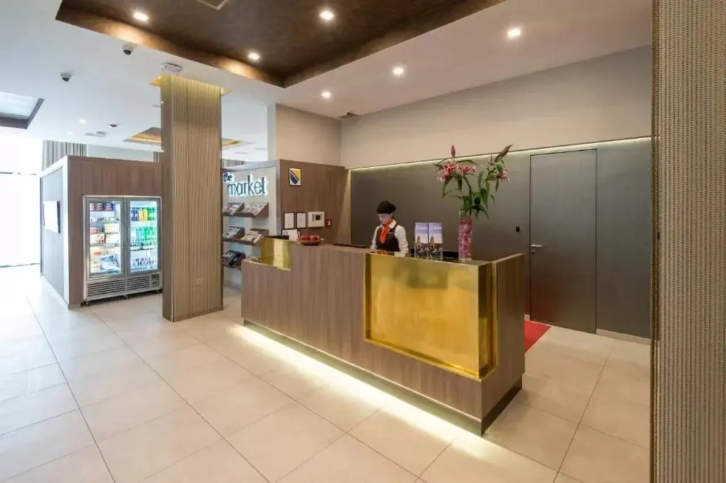 Lobby & Reception