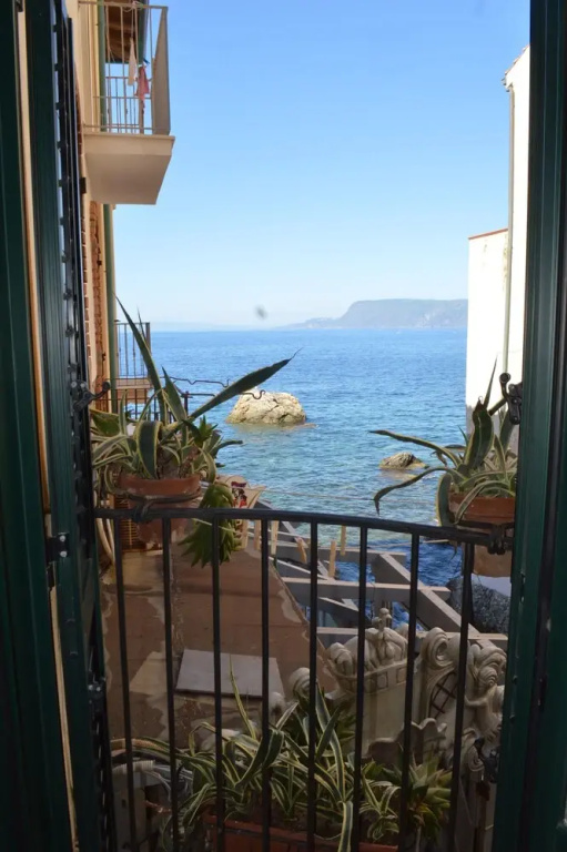 Standard Double room with sea view (full double bed)