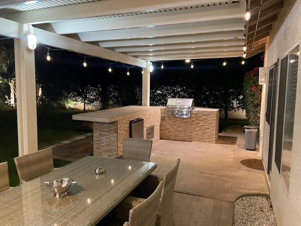 Stunning 5 Star Home Retreat Private Pool Spa BBQ 4 BR