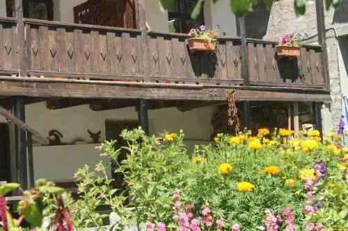 Villa Mestia Hotel