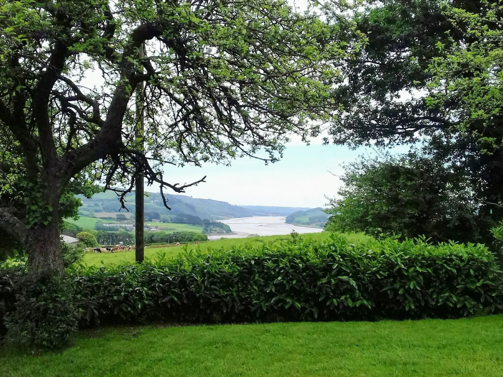 Holiday Home with Sea Views, Tregarvan