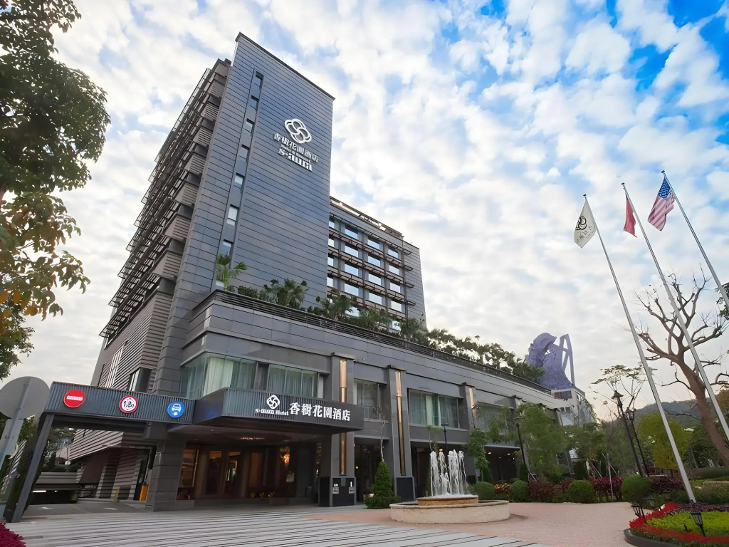 S Aura Hotel