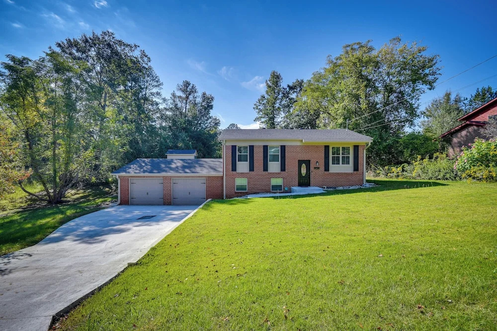 Family-friendly Tuskegee Home: 3 Mi to University!