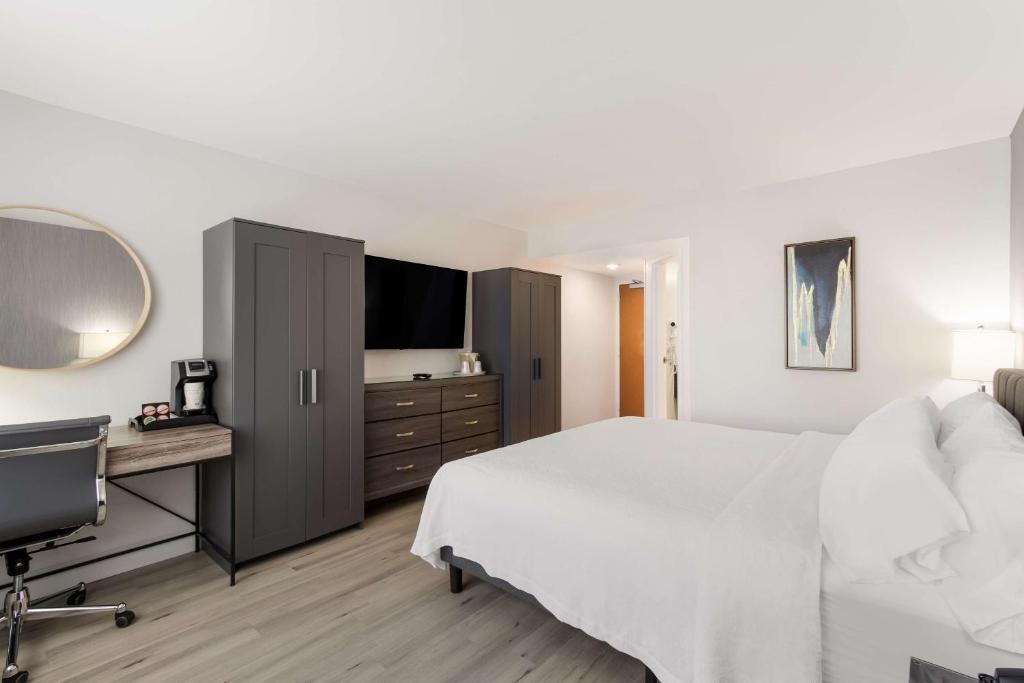Двухместный номер Standard двуспальная кровать в SureStay Plus Hotel by Best Western Scottsdale North (ex.Fairfield Inn by Marriott Scottsdale North)