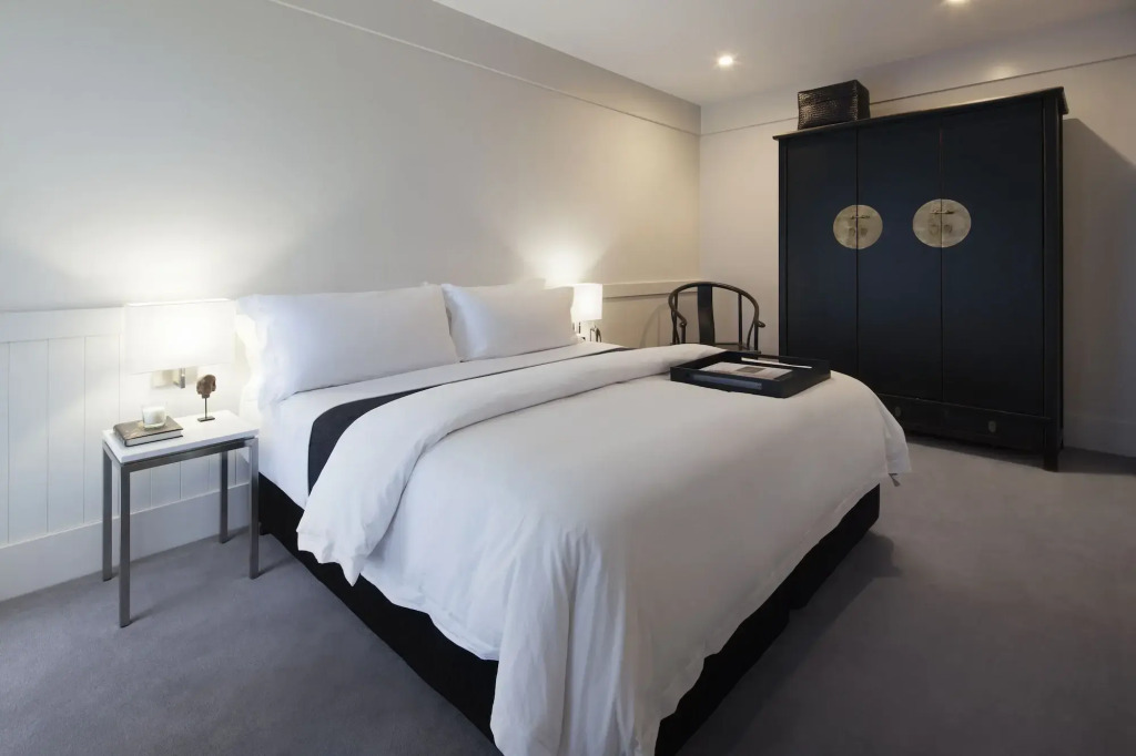 Burbury Hotel Canberra by null