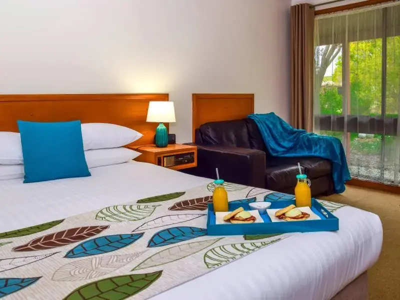 Deluxe Double room (full double bed)