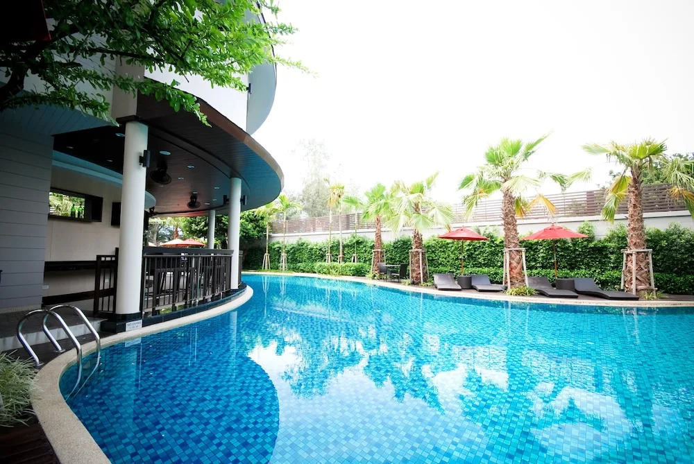 Семейный люкс с балконом в Tara Mantra Cha Am Resort