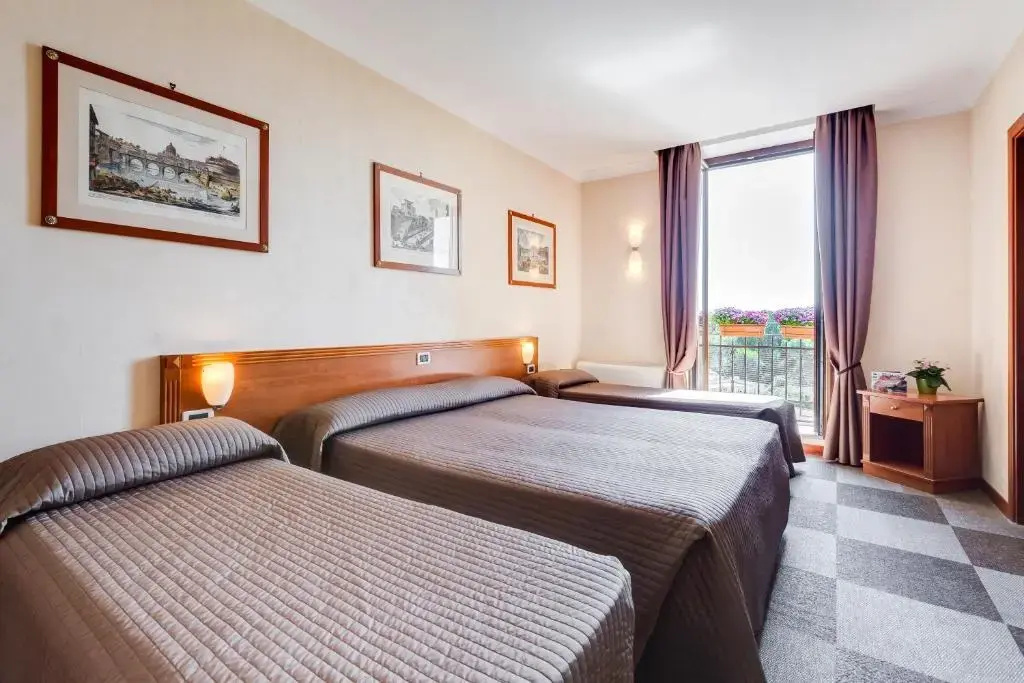 Romoli Hotel Room Type - Standard Quadruple Room Romoli Hotel Room Type - Standard Quadruple Room