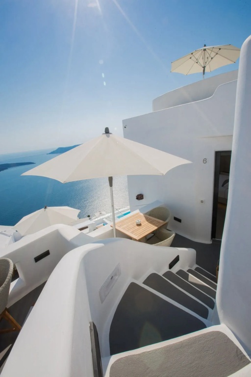 Standard Suite with mountain view