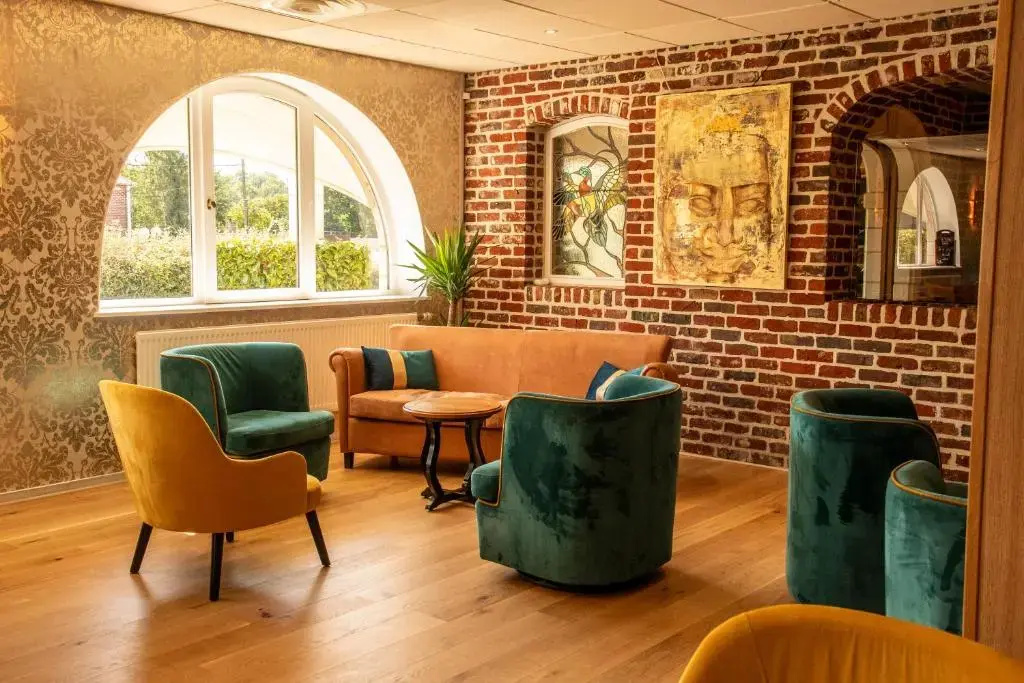 Lobby & Reception