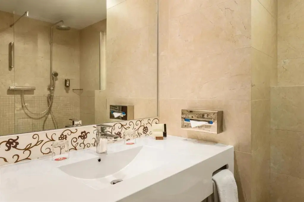 Ramada by Wyndham Oradea - Chambres