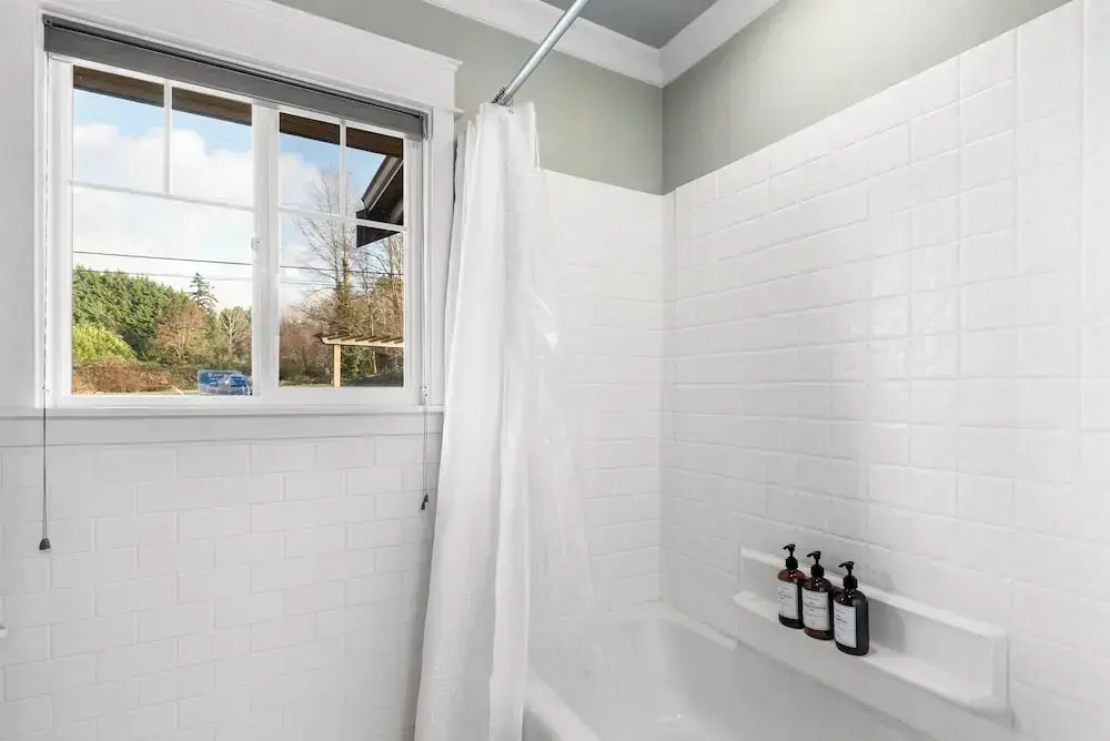 Renton Lakeside Oasis, Lakeview, 4B 2.5B, Spacious - фото 13