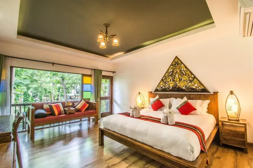 Deluxe Double room with balcony (full double bed)