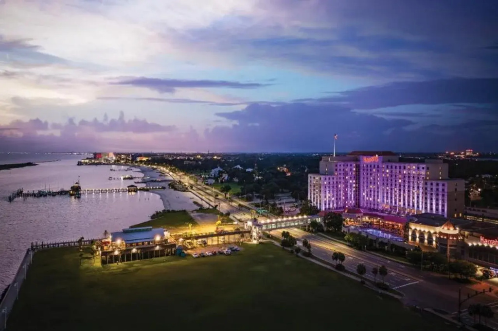 Beach & Waterfront