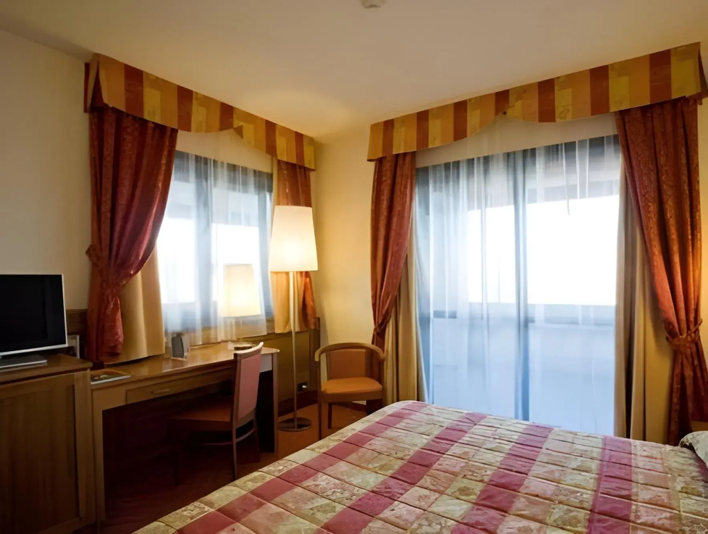 Hotel photo 12