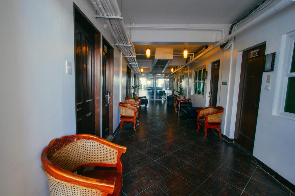 JJ Midcity Inn by null