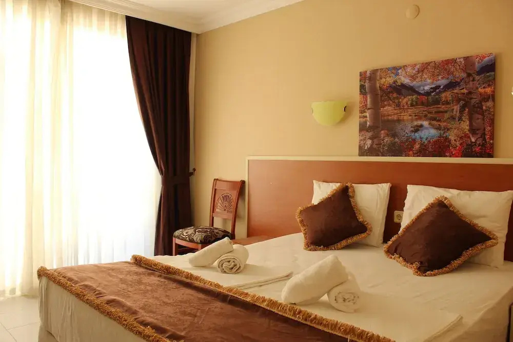 Standard Double room with balcony (full double bed)