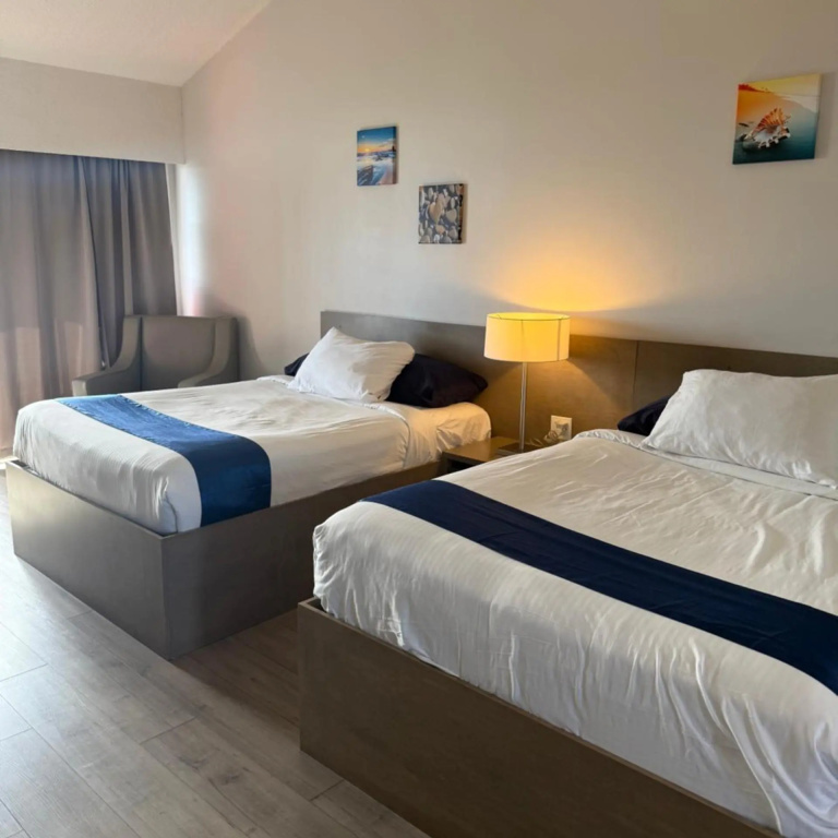 Sand Pebbles Inn — 4