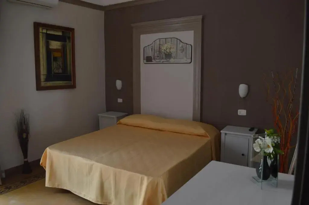 Standard Triple room with balcony