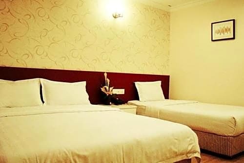 Adel Hotel