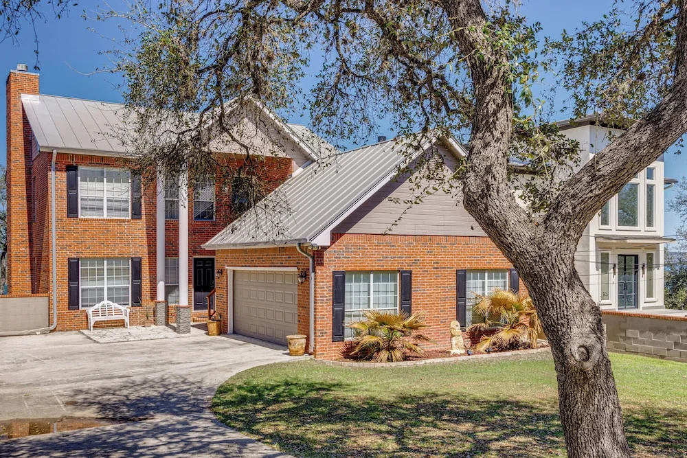 Amazing Waterfront Views & Sauna: Canyon Lake Home