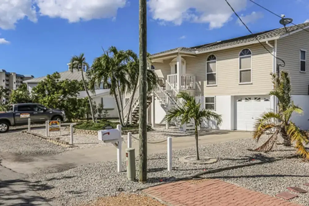 5211 Avenida Pescadora - M