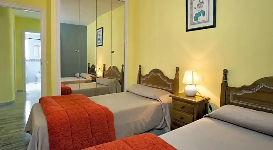 Apartamentos Ona Campanario - Chambres