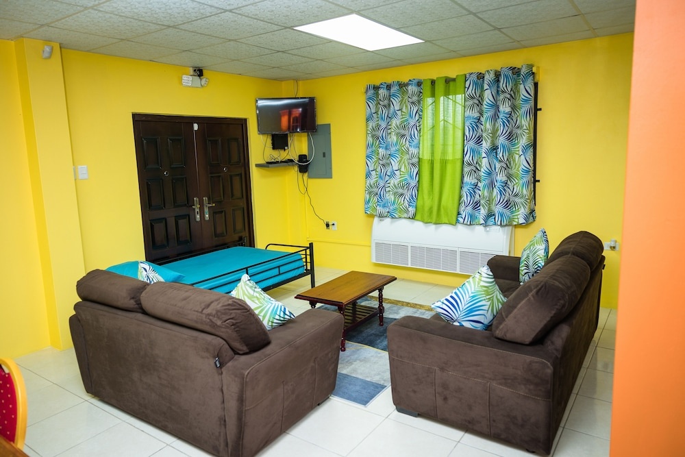 3 Bedroom, 5 Bathroom Beach House in Mayaro — фото 1
