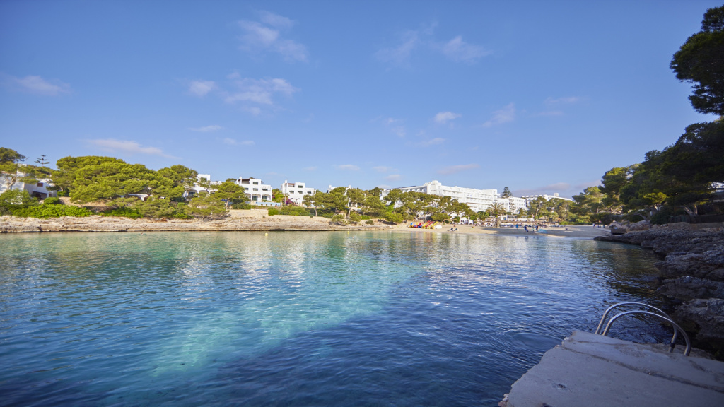 Beach & Waterfront